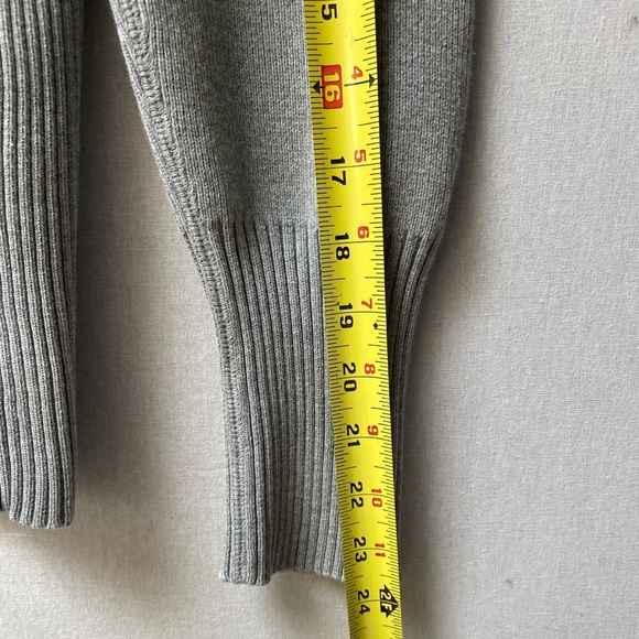 Tommy Hilfiger logo  gray cotton crewneck knit sweater Sz M - Picture 5 of 7